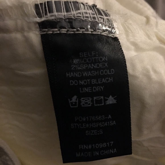 White button up shorts - Picture 4 of 4